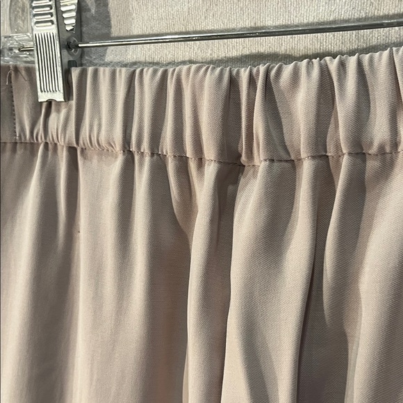 Zara Women's Beige Pants with Black Side Stripe - Picture 10 of 11